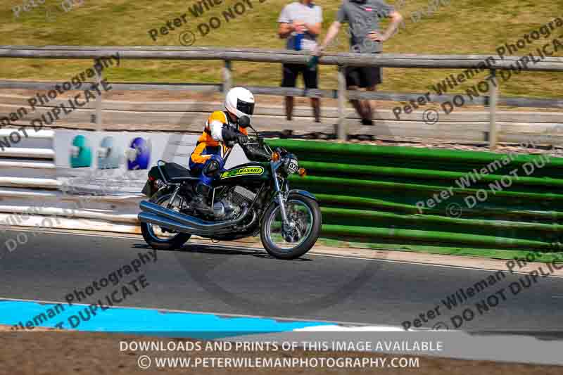 Vintage motorcycle club;eventdigitalimages;mallory park;mallory park trackday photographs;no limits trackdays;peter wileman photography;trackday digital images;trackday photos;vmcc festival 1000 bikes photographs